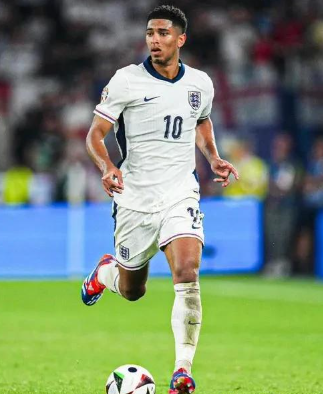 爱游戏体育-关于西班牙队教练压力巨大！，姆巴佩遭遇十五持续失利比赛高潮迭起的信息