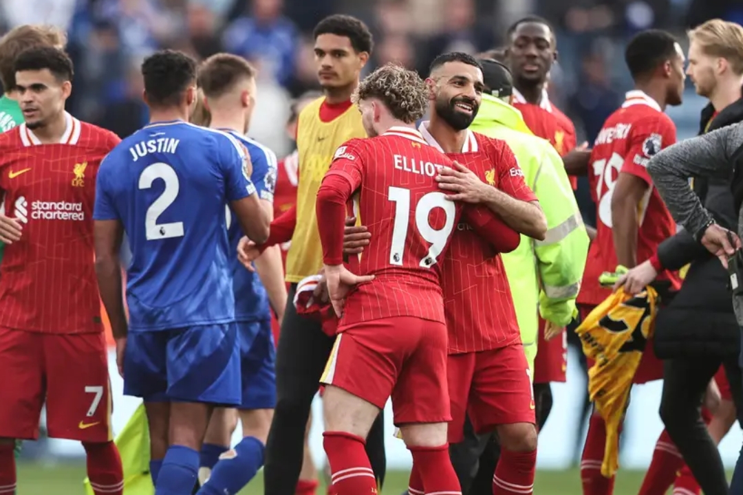 拿破仑抵达了他忠诚的巴黎的梗