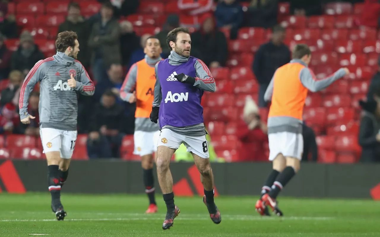 塞维利亚内部会议纪要流出——集结日官宣签约；足总杯使命明确；资深球员宣示担当的简单介绍